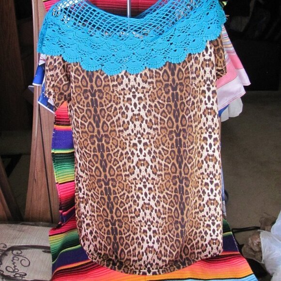 Southern Stitch Leopard Tunic with Crocheted Collar - Picture 8 of 9